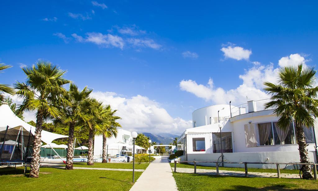 Medea Beach Resort Capaccio Exterior photo